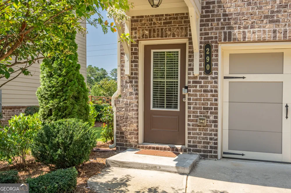 290 Mahone DR Lilburn, GA 30047