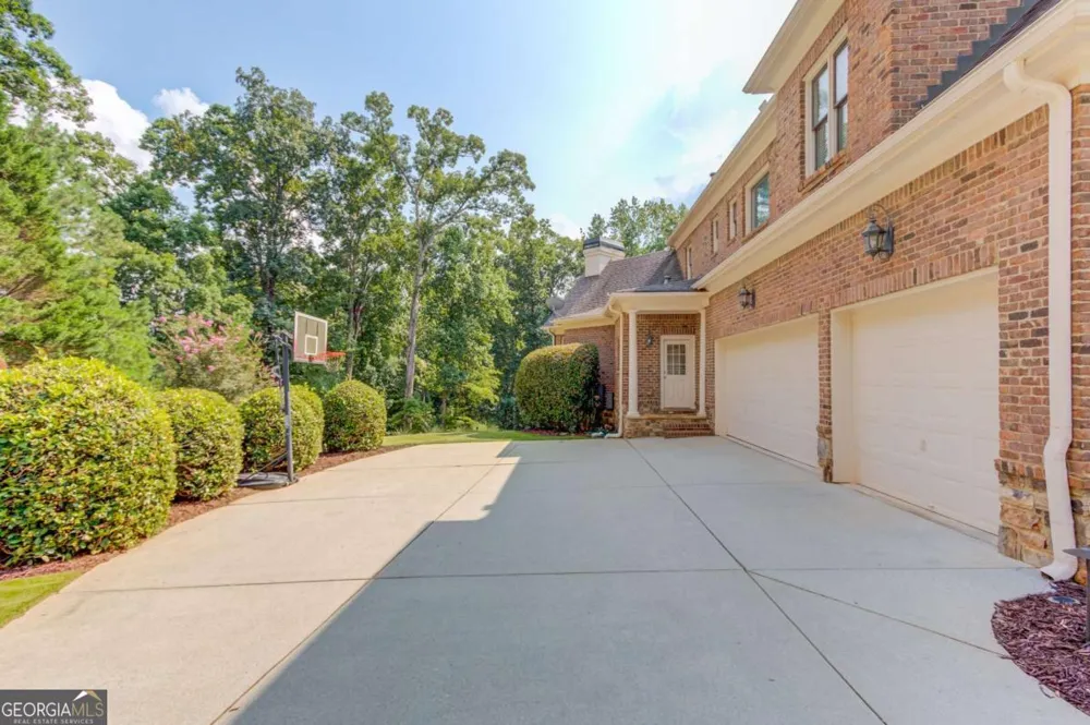 5318 Binghurst CT Suwanee, GA 30024