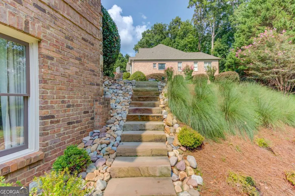 5318 Binghurst CT Suwanee, GA 30024
