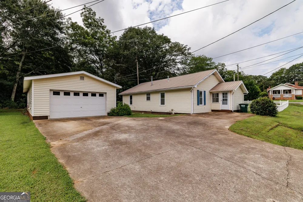 382 Elizabeth ST Commerce, GA 30529