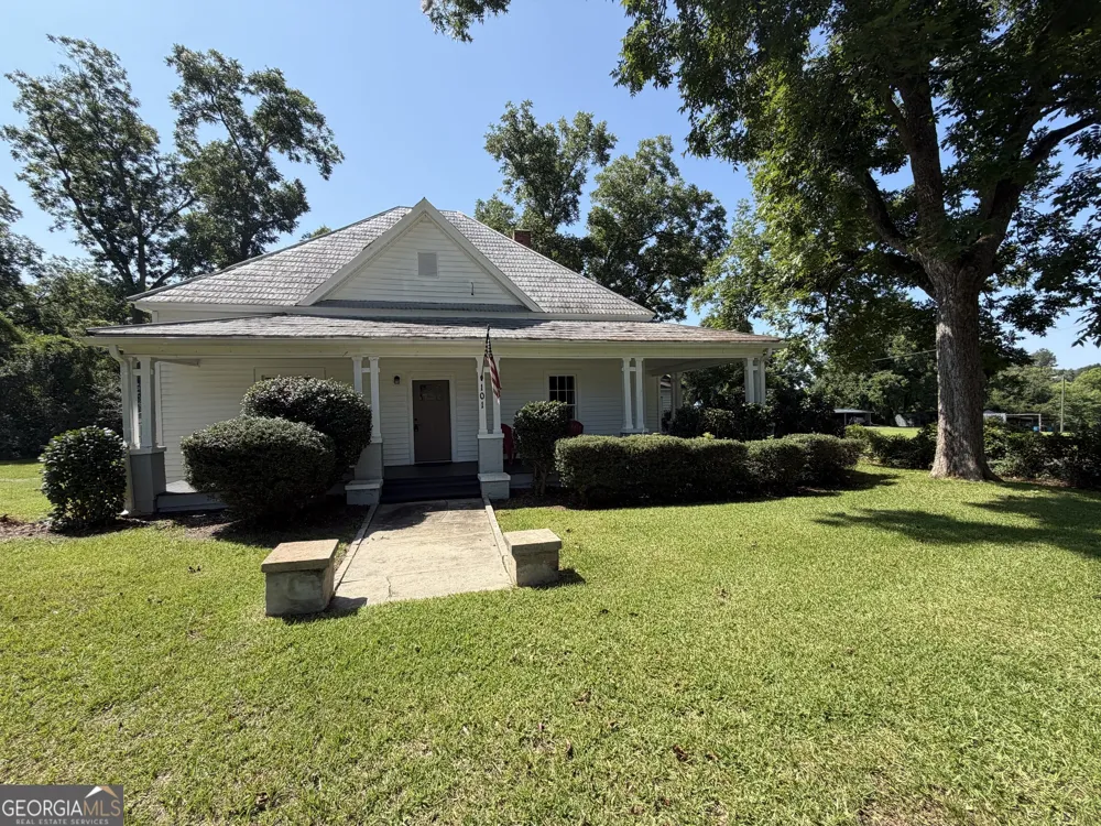101 Harvey ST Dexter, GA 31019