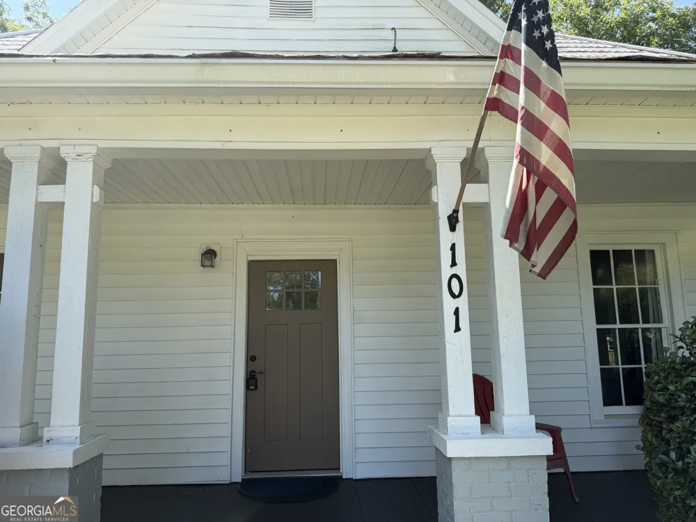 101 Harvey ST Dexter, GA 31019