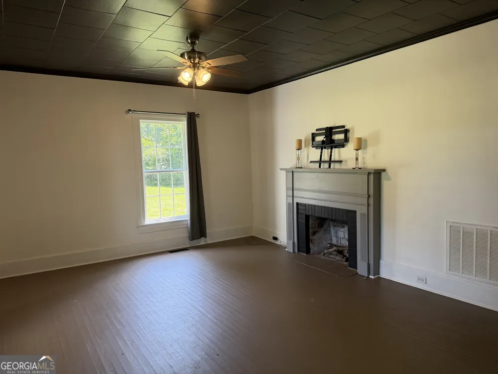 101 Harvey ST Dexter, GA 31019