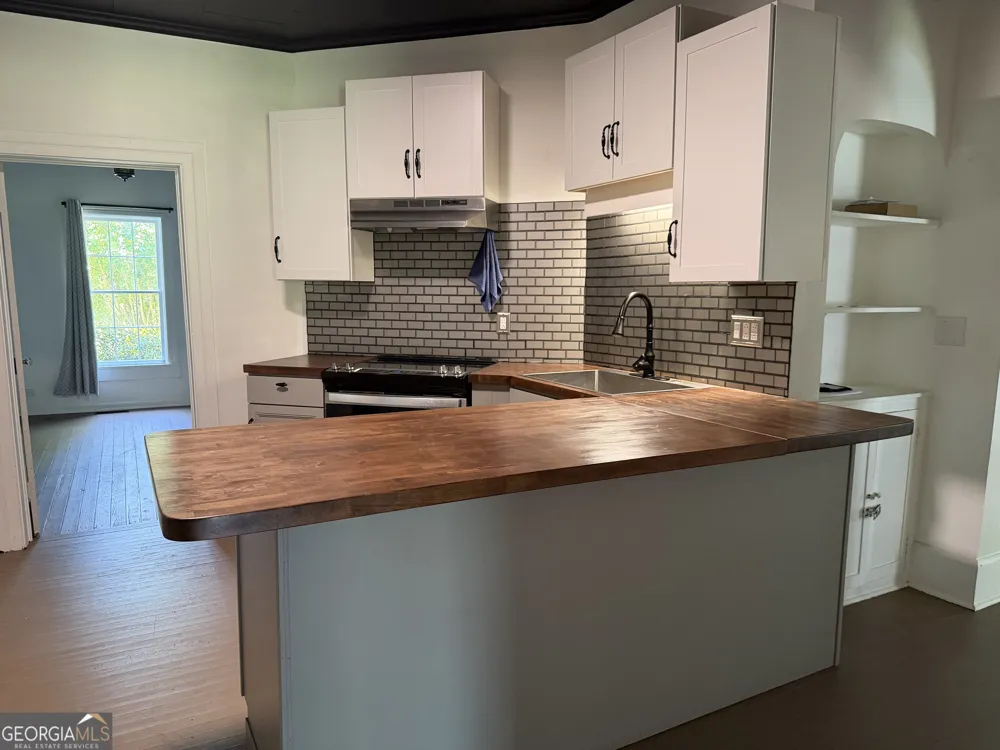 101 Harvey ST Dexter, GA 31019