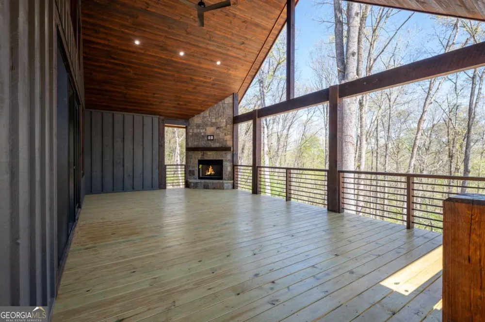 1038 BLUEBIRD RD Mineral Bluff, GA 30559