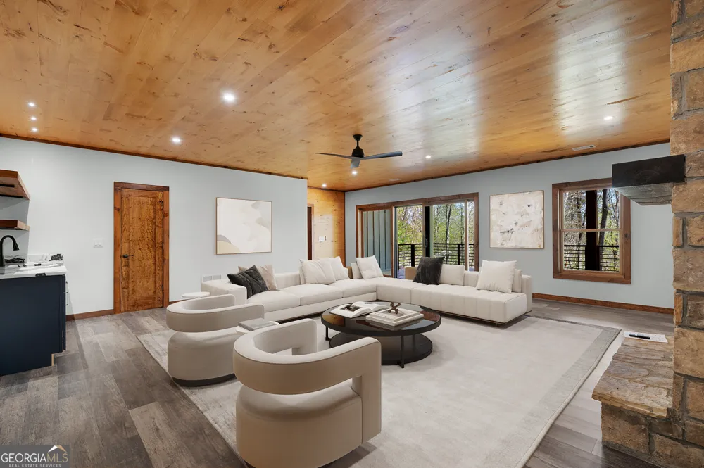 1038 BLUEBIRD RD Mineral Bluff, GA 30559