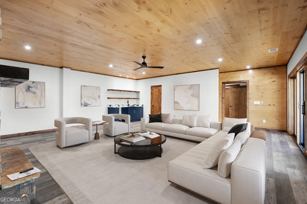 1038 BLUEBIRD RD Mineral Bluff, GA 30559