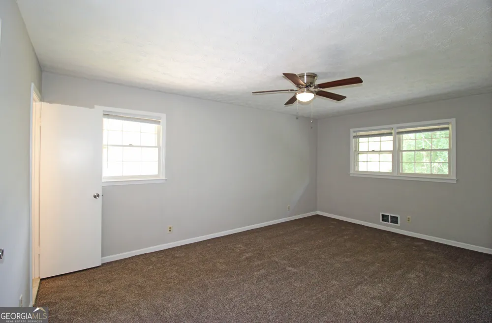 4828 Scotland DR Stone Mountain, GA 30088