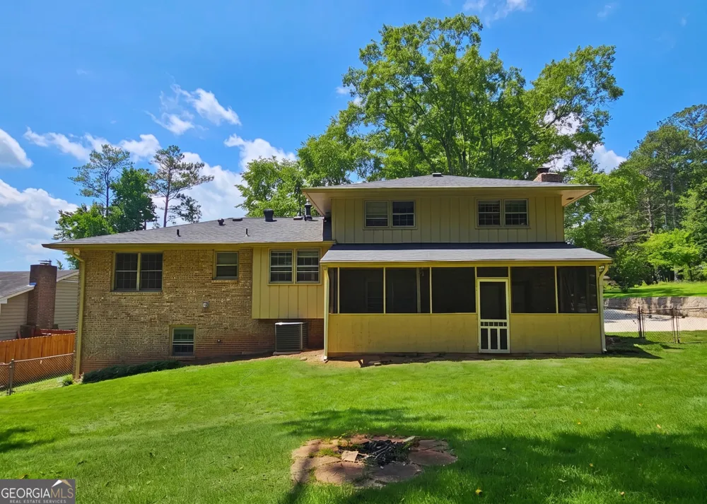 4828 Scotland DR Stone Mountain, GA 30088