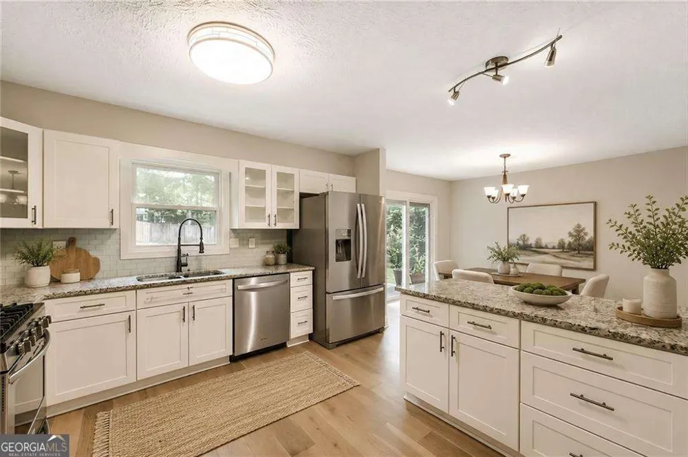 235 Barrington DR E Roswell, GA 30076