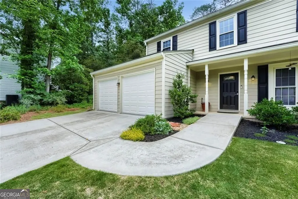 235 Barrington DR E Roswell, GA 30076