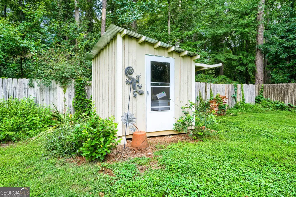 235 Barrington DR E Roswell, GA 30076