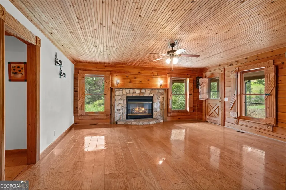 315 Woody RD NW Adairsville, GA 30103