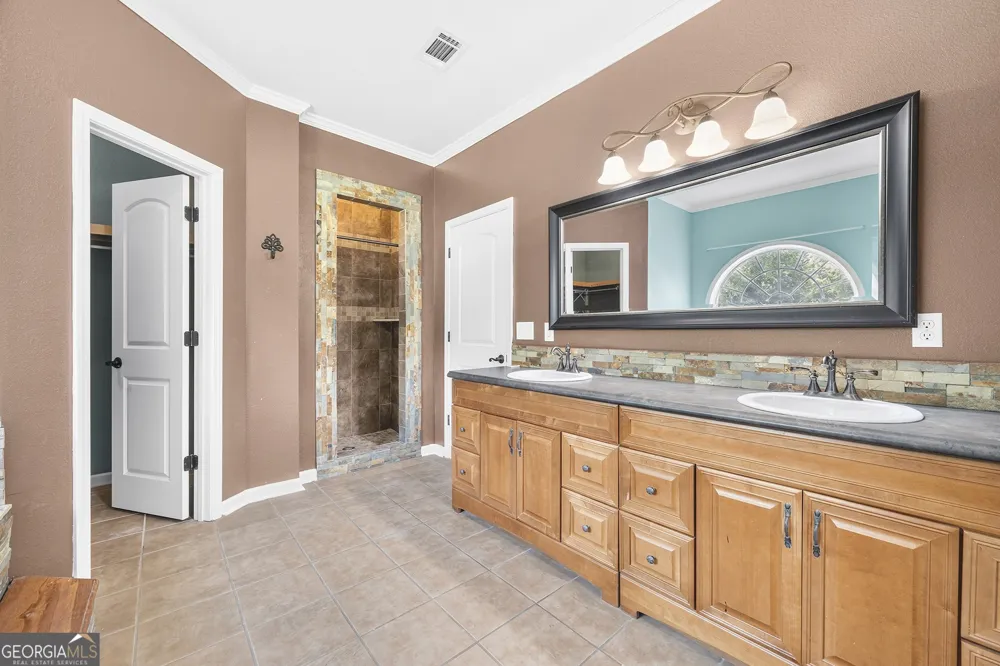 77 Jenny DR Hawkinsville, GA 31036