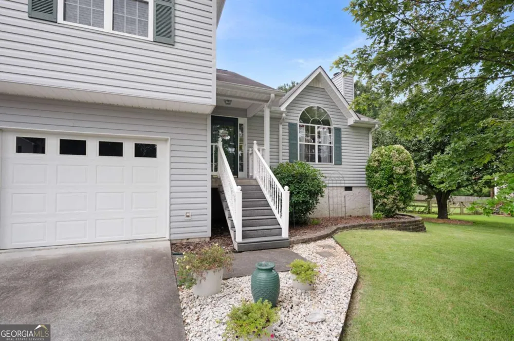 154 Honeysuckle DR SE Calhoun, GA 30701