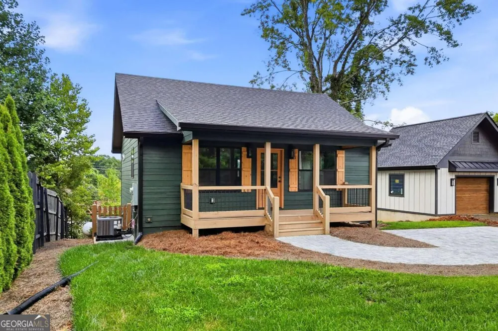 318 E Second ST Blue Ridge, GA 30513