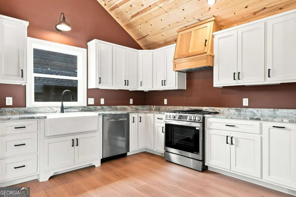 318 E Second ST Blue Ridge, GA 30513