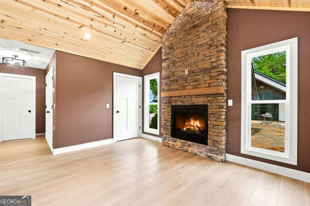 318 E Second ST Blue Ridge, GA 30513