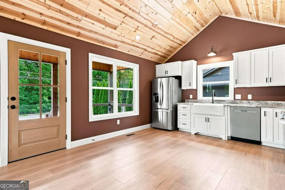 318 E Second ST Blue Ridge, GA 30513