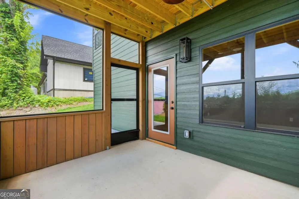 318 E Second ST Blue Ridge, GA 30513