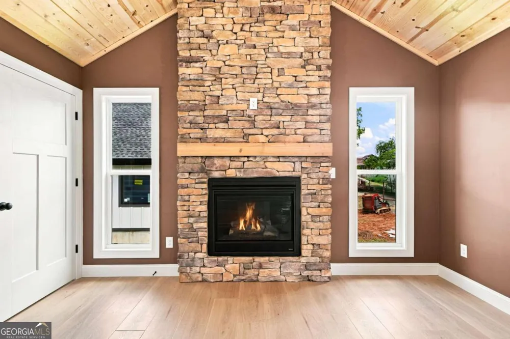 318 E Second ST Blue Ridge, GA 30513