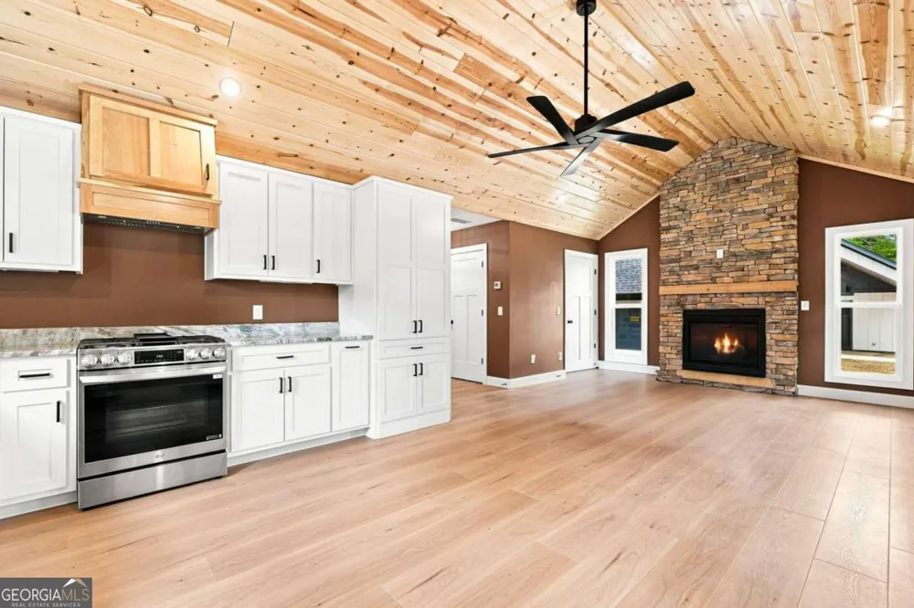 318 E Second ST Blue Ridge, GA 30513