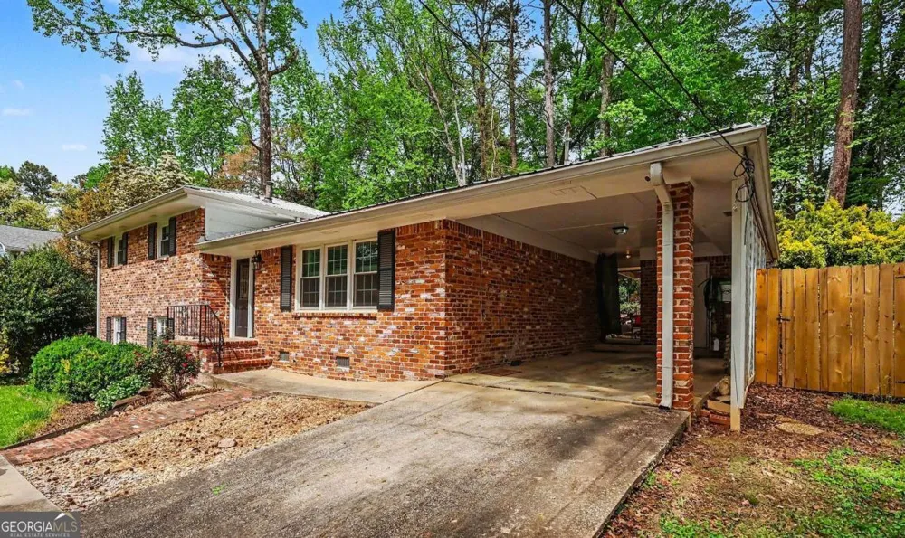 1455 Sanden Ferry DR Decatur, GA 30033