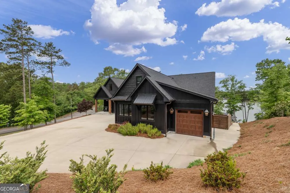 796 Creek TRL Wedowee, AL 36278