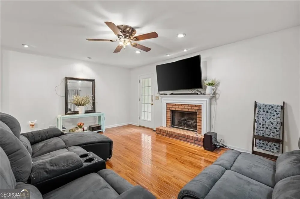 327 Swan DR Hiram, GA 30141
