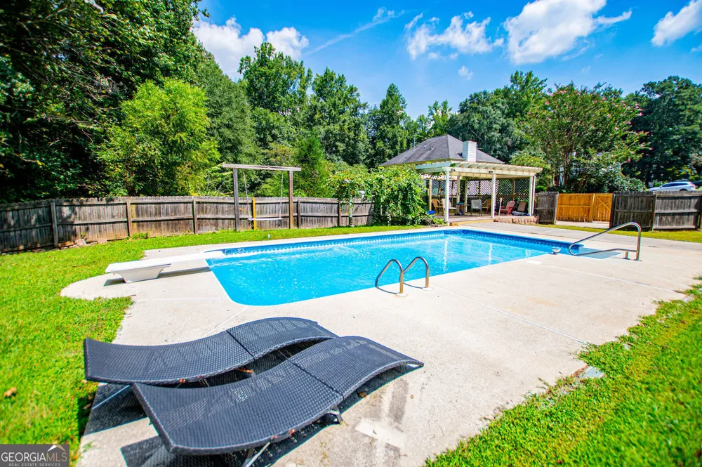 327 Swan DR Hiram, GA 30141
