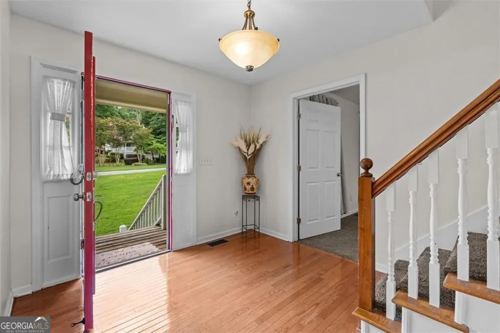 327 Swan DR Hiram, GA 30141