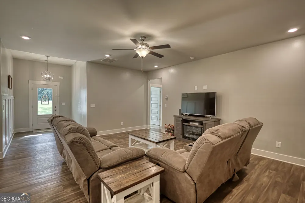 140 Genessa CT Mansfield, GA 30055