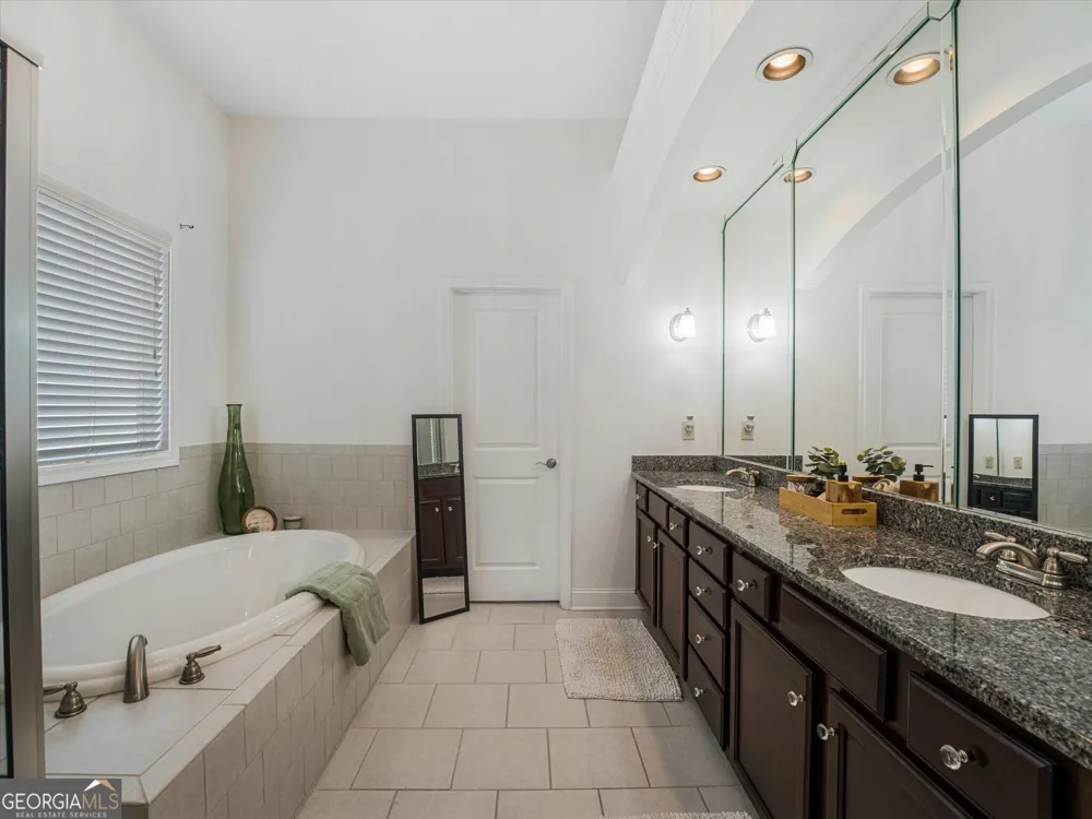 2297 Roberts View TRL Buford, GA 30519