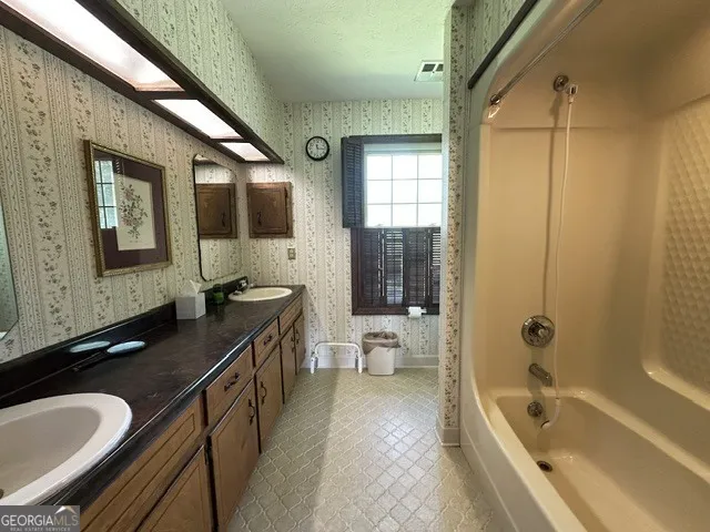 135 NE Chumley RD NE Milledgeville, GA 31061
