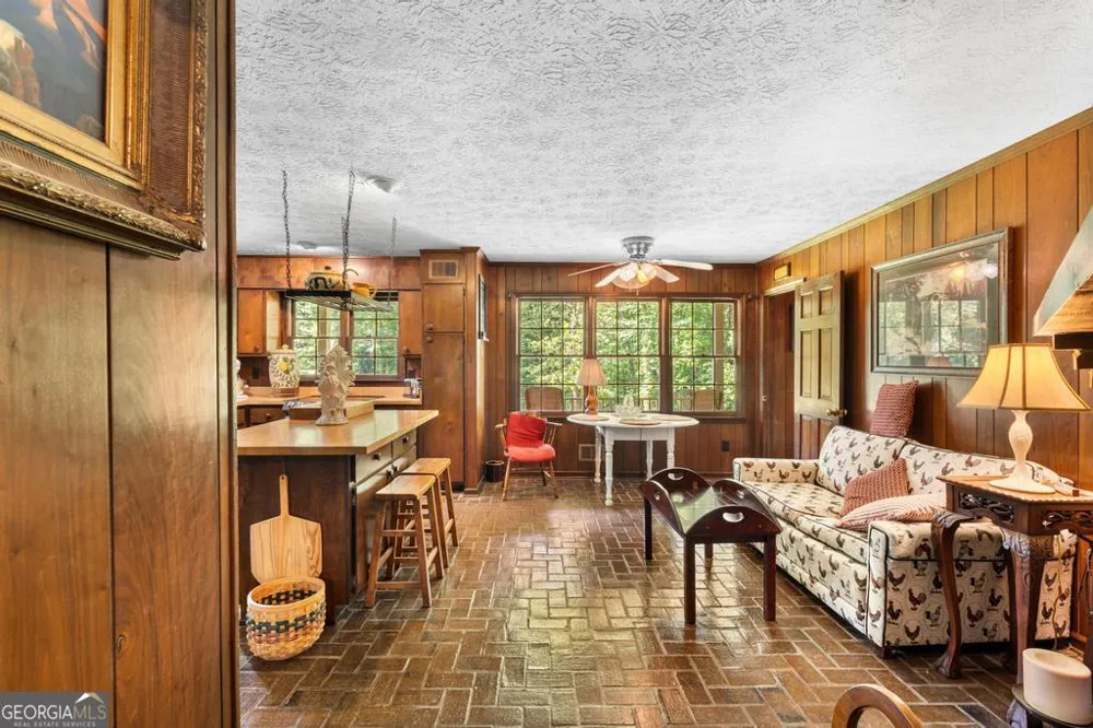 151 Evans RD Milner, GA 30257