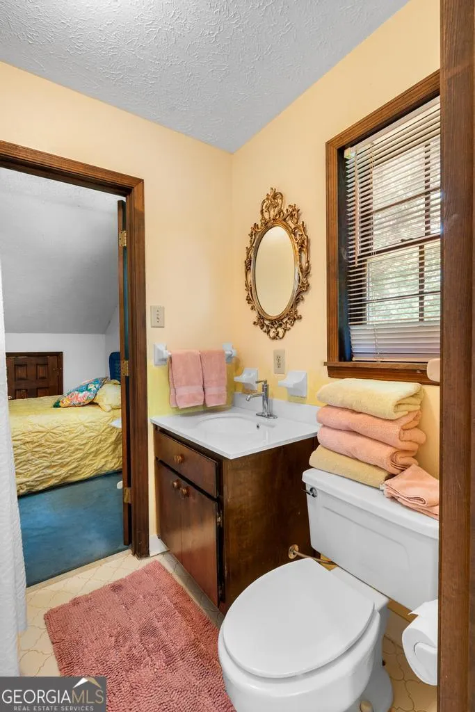 151 Evans RD Milner, GA 30257