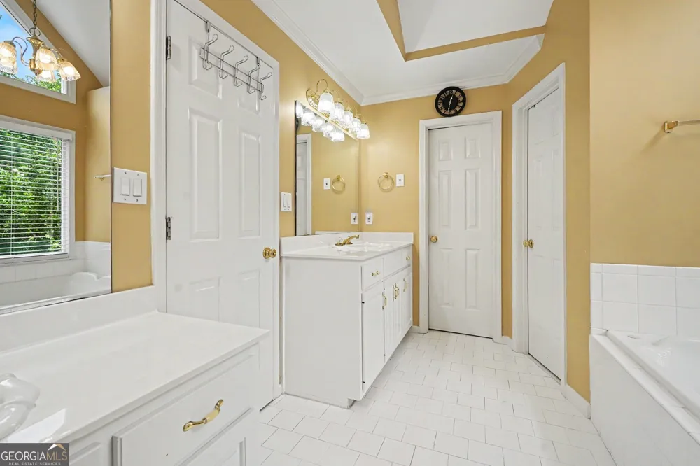 4299 Donerail DR Snellville, GA 30039