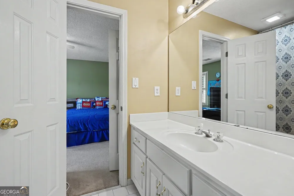 4299 Donerail DR Snellville, GA 30039