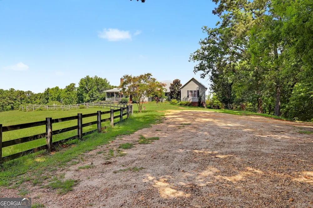 160 Tanya RD Milledgeville, GA 31061