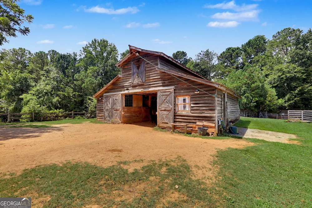 160 Tanya RD Milledgeville, GA 31061