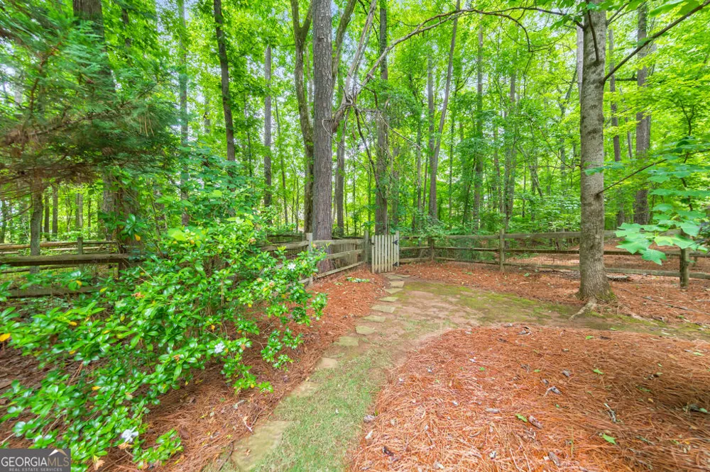 5808 Ripplestone CT NW Acworth, GA 30101