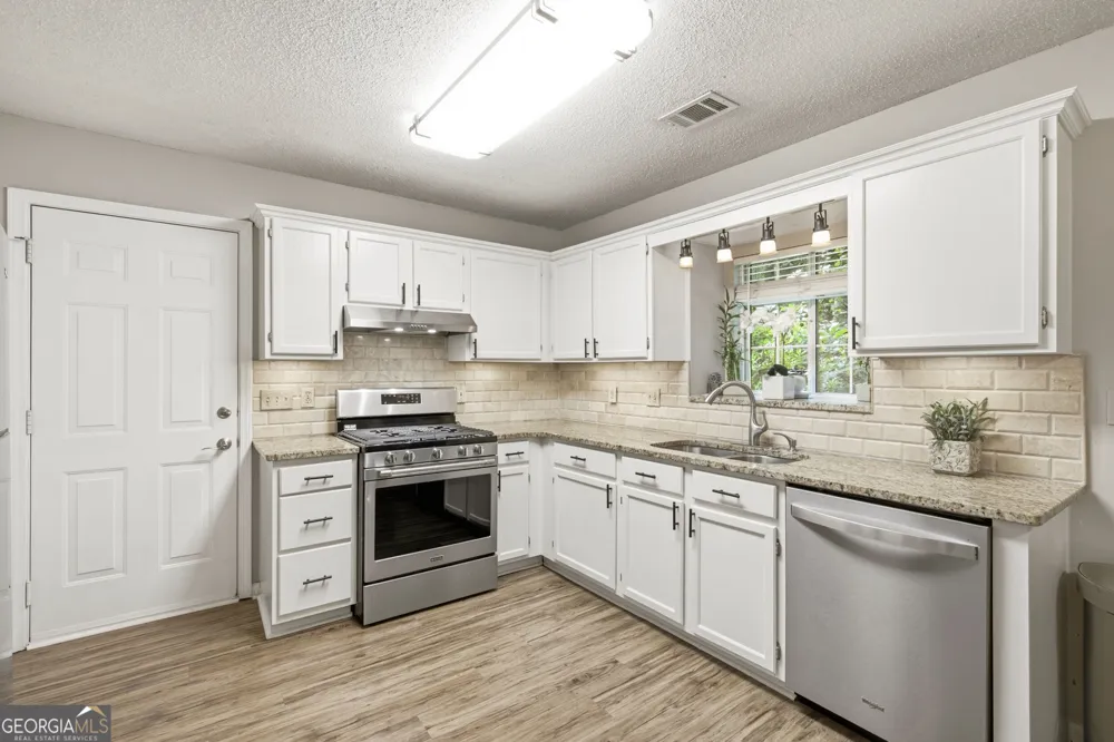 4002 Baywatch CV NW Acworth, GA 30101