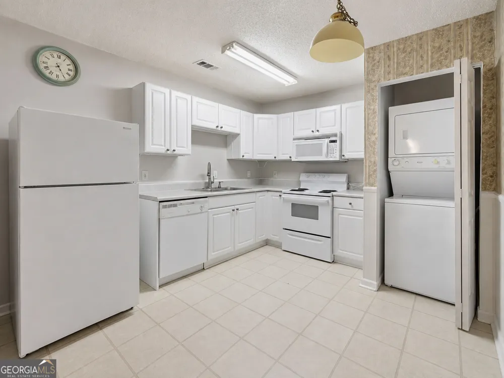 4002 Baywatch CV NW Acworth, GA 30101