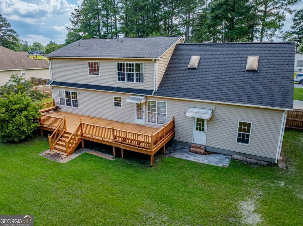 1407 Red Fox TRL Tifton, GA 31793
