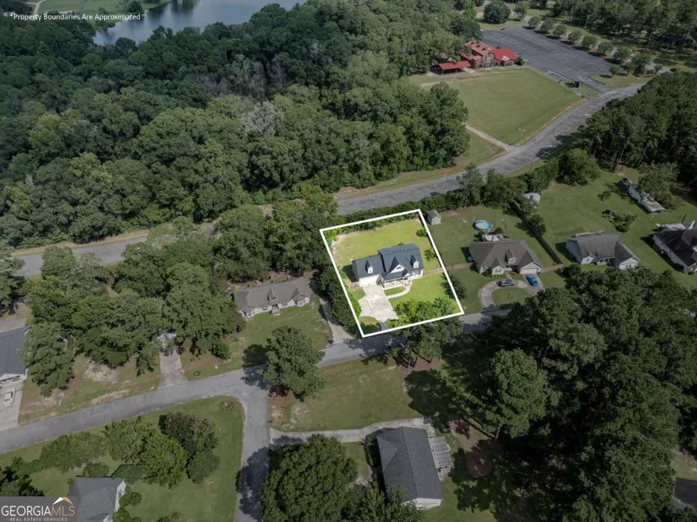 1407 Red Fox TRL Tifton, GA 31793