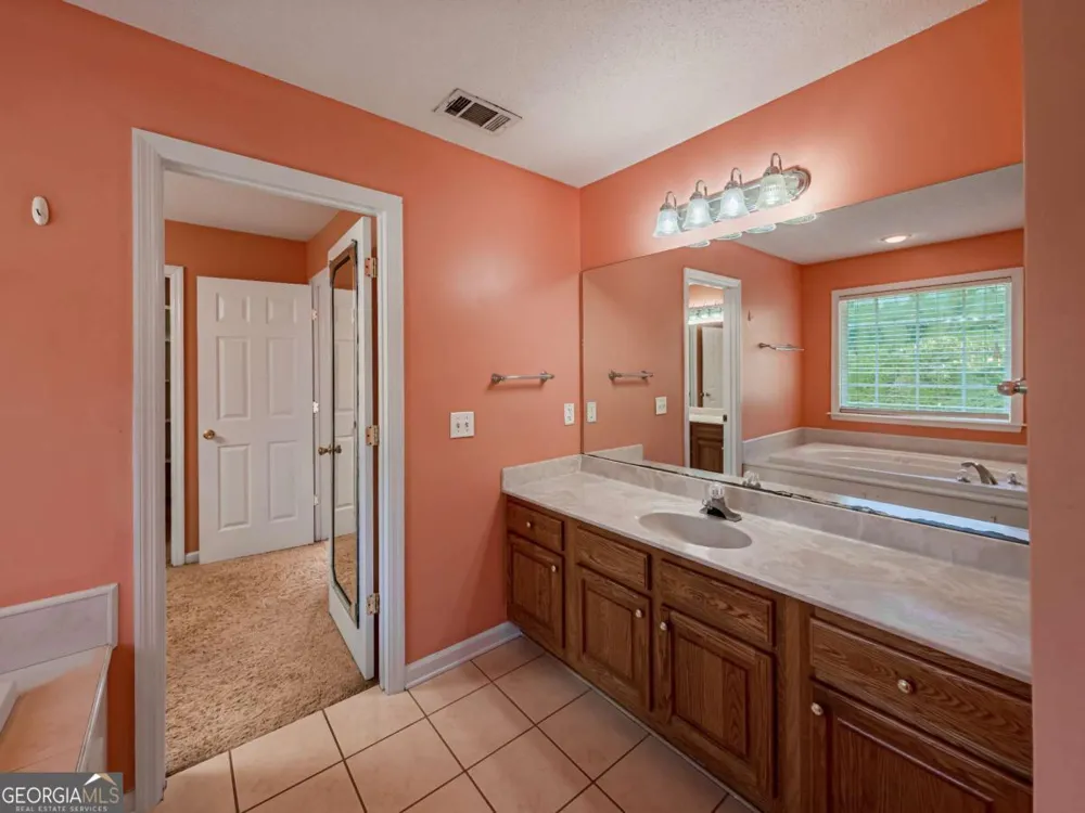 1407 Red Fox TRL Tifton, GA 31793