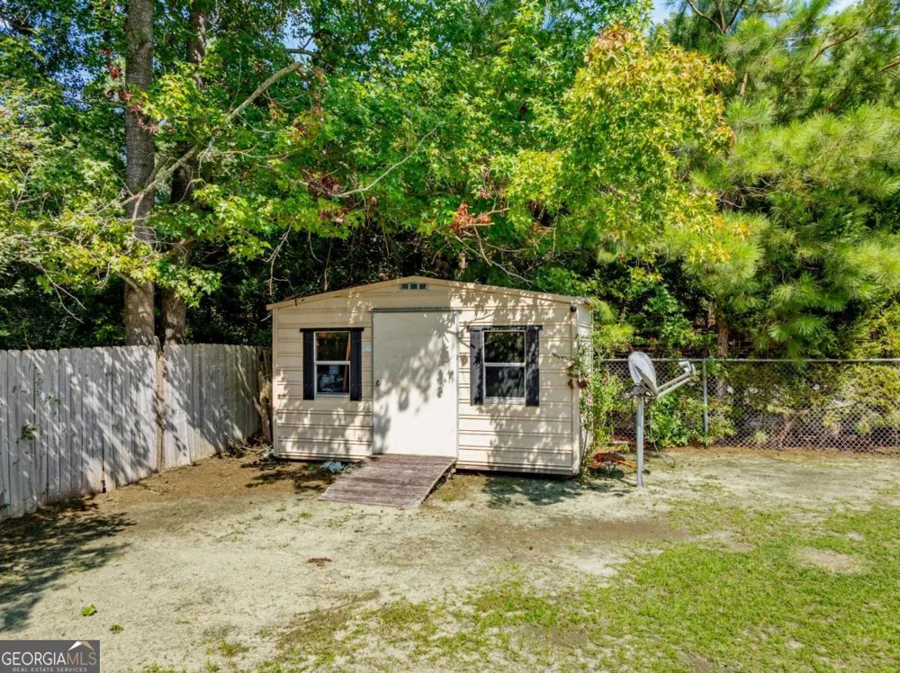 1407 Red Fox TRL Tifton, GA 31793