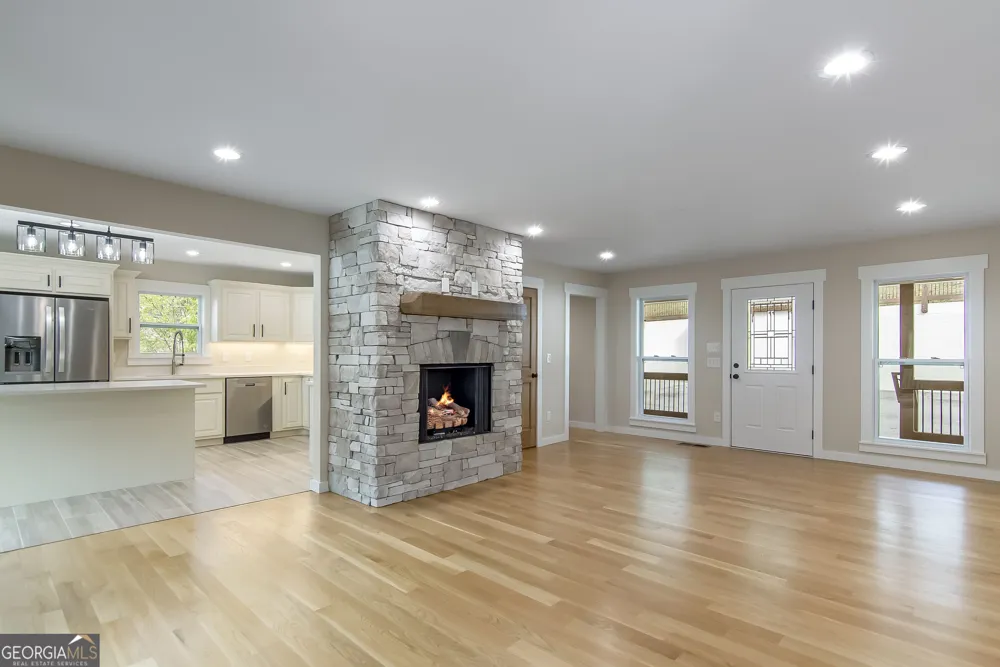 105 Riveredge DR Ellijay, GA 30536