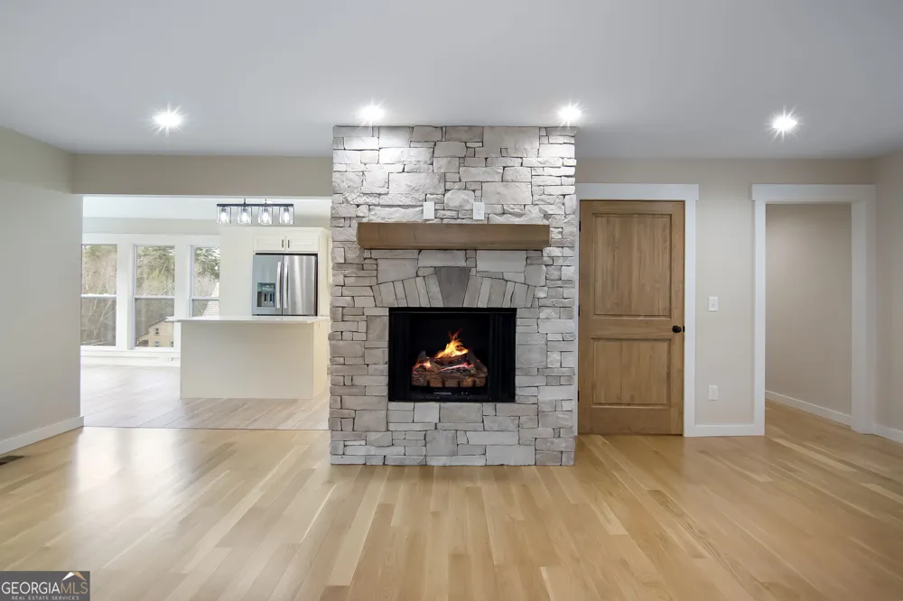105 Riveredge DR Ellijay, GA 30536