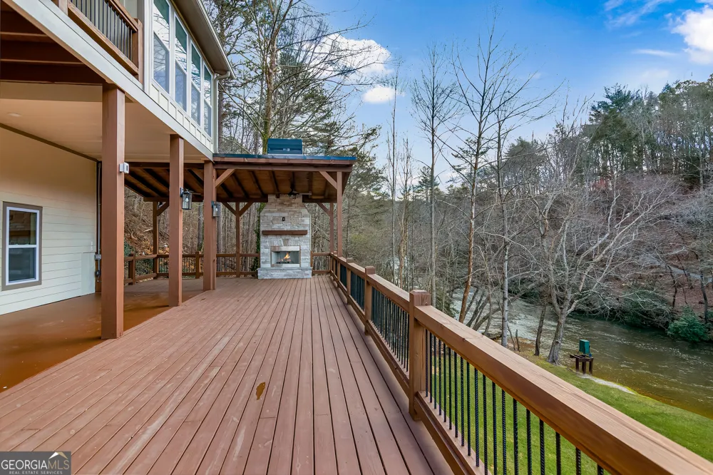 105 Riveredge DR Ellijay, GA 30536